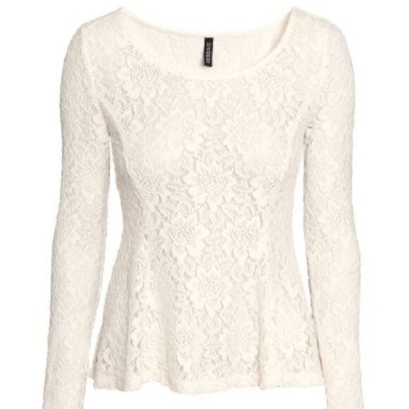 ✨ H&M, Divided White Peplum Top✨ - Picture 2 of 8